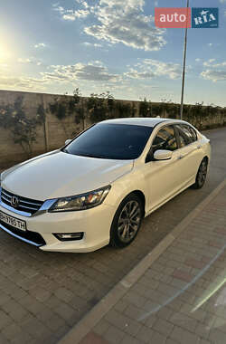Седан Honda Accord 2014 в 