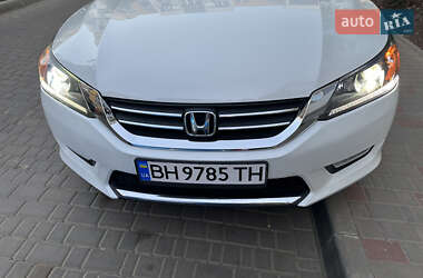 Седан Honda Accord 2014 в 