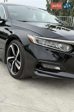 Седан Honda Accord 2018 в 
