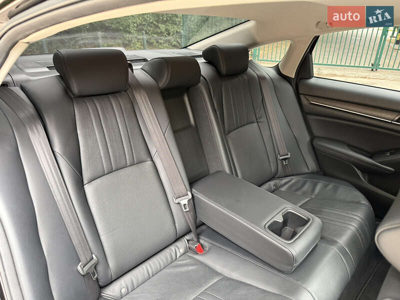 Седан Honda Accord 2018 в Львове