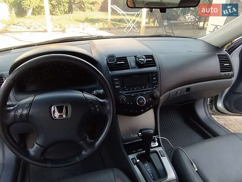 Седан Honda Accord 2005 в Черновцах