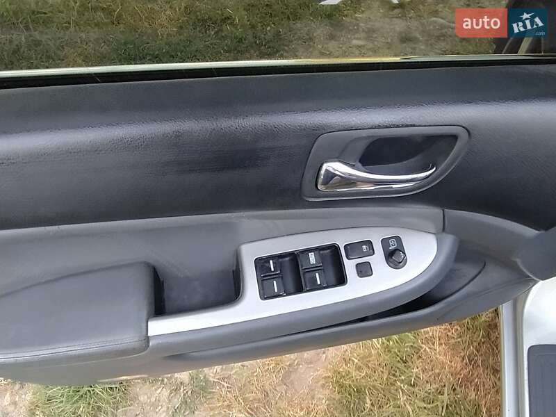 Седан Honda Accord 2005 в Черновцах