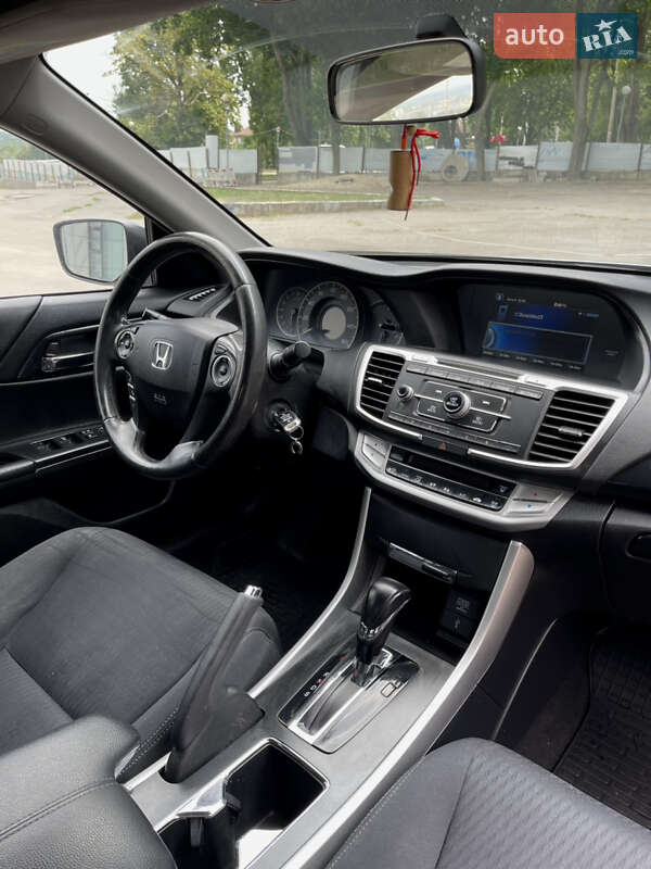 Седан Honda Accord 2013 в Днепре