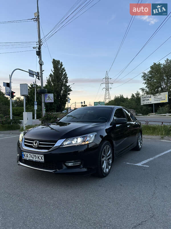 Седан Honda Accord 2015 в Києві
