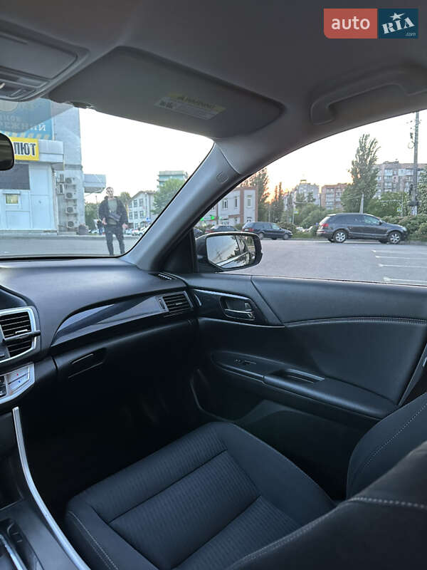 Седан Honda Accord 2015 в Києві