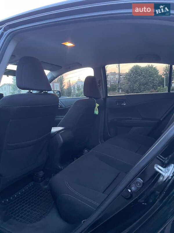 Седан Honda Accord 2015 в Києві