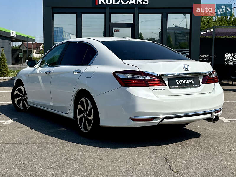 Седан Honda Accord 2015 в Кременчуге