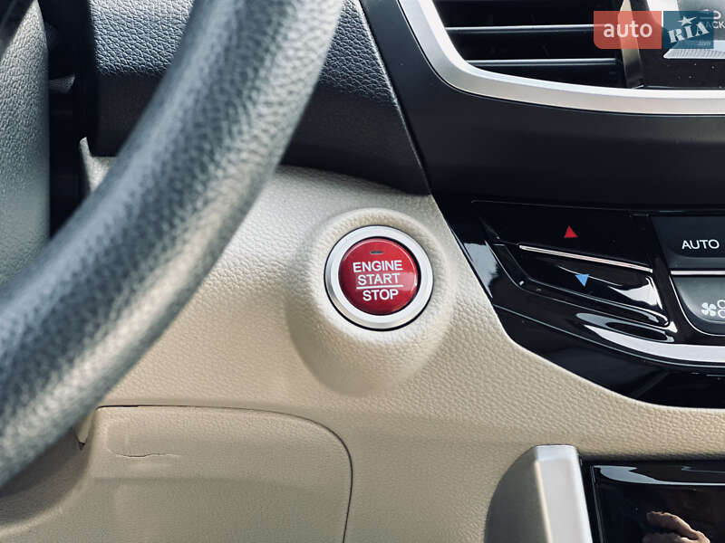 Седан Honda Accord 2015 в Кременчуге