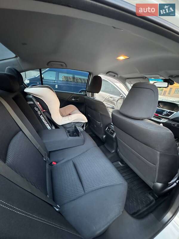 Седан Honda Accord 2013 в Киеве