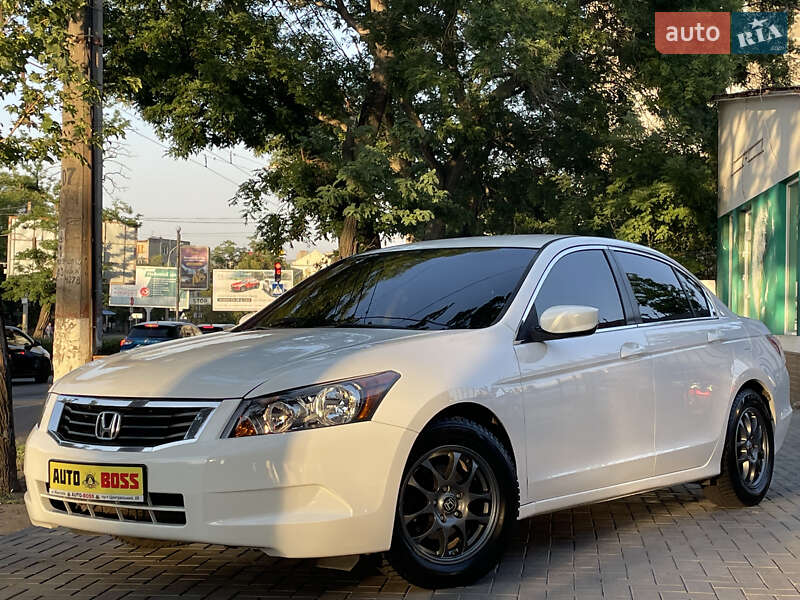 Седан Honda Accord 2012 в 