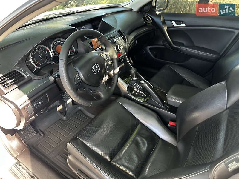 Седан Honda Accord 2012 в Кропивницком