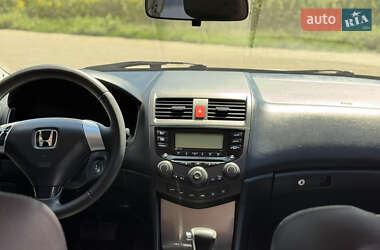 Седан Honda Accord 2004 в 
