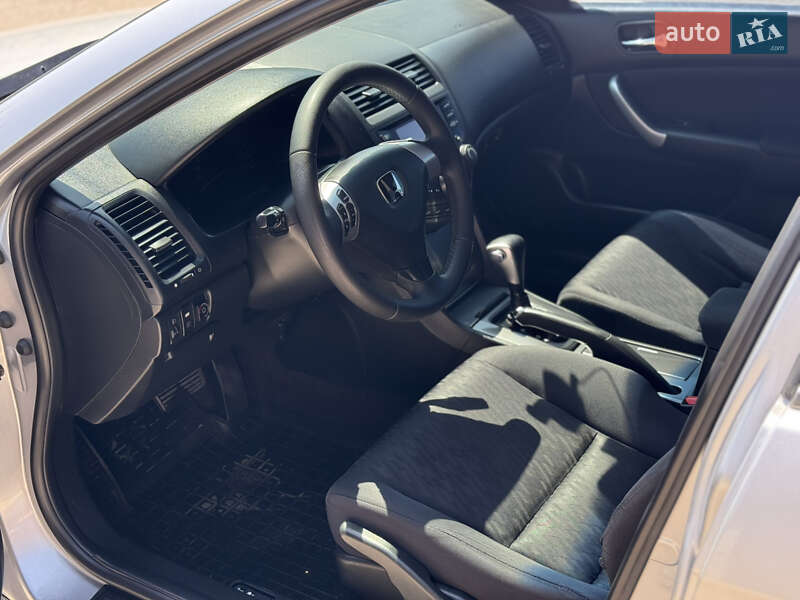 Седан Honda Accord 2004 в Харькове
