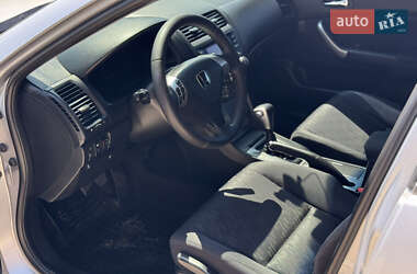 Седан Honda Accord 2004 в 