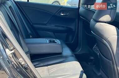 Седан Honda Accord 2013 в 