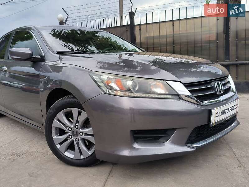 Седан Honda Accord 2014 в Киеве