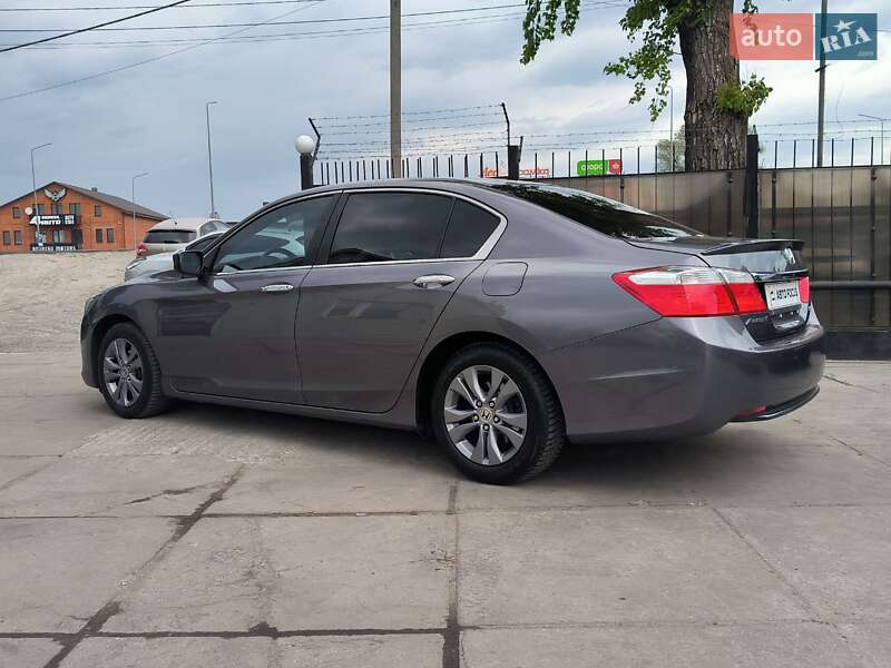 Седан Honda Accord 2014 в Киеве