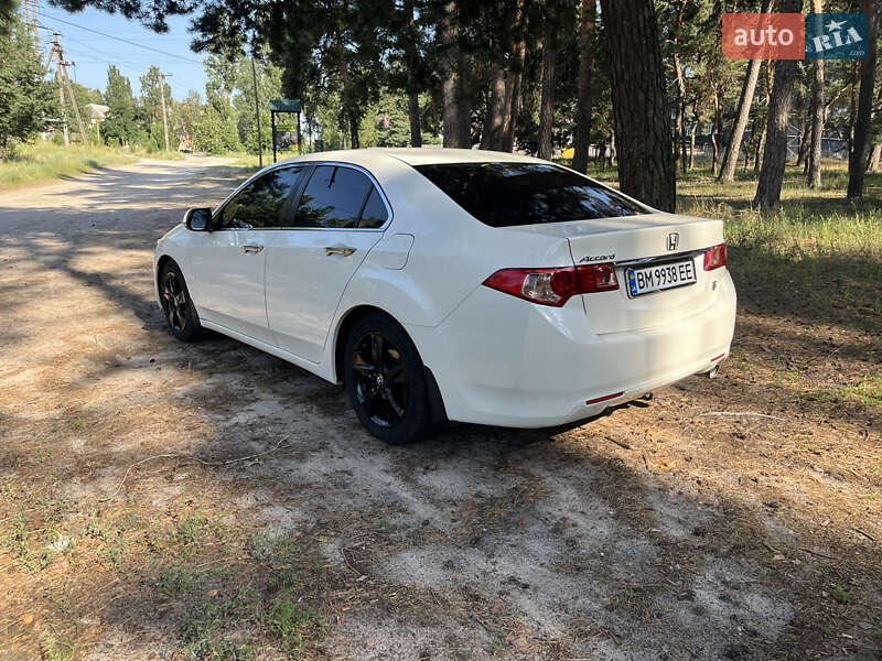 Седан Honda Accord 2011 в Ахтырке