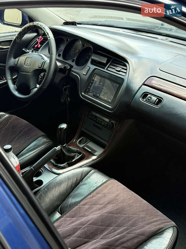 Седан Honda Accord 2001 в Киеве