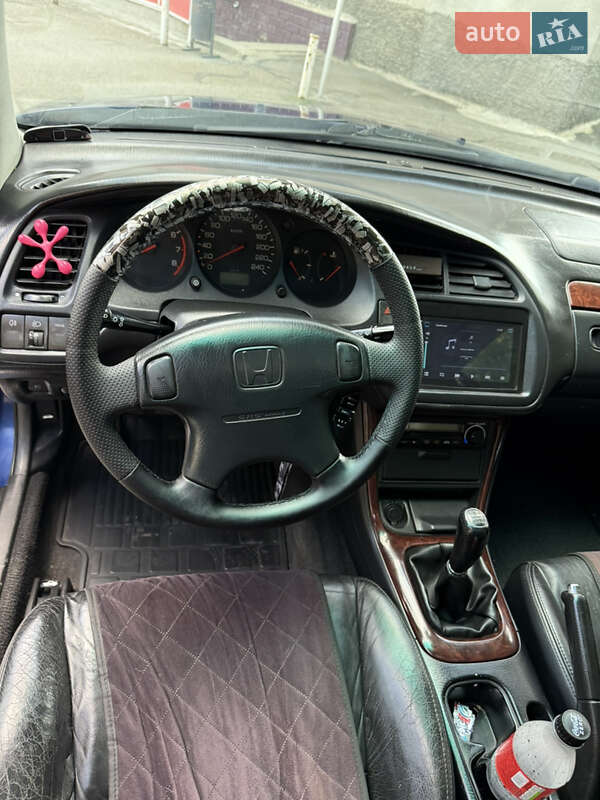 Седан Honda Accord 2001 в Киеве
