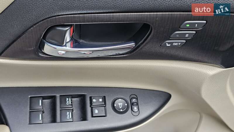 Седан Honda Accord 2014 в Києві