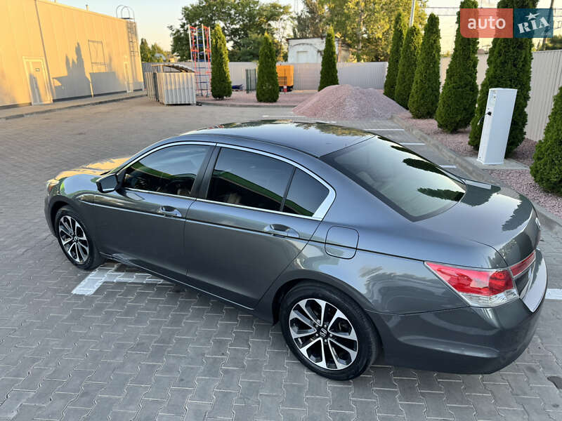 Седан Honda Accord 2011 в Одессе