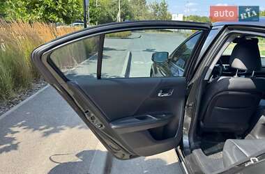 Седан Honda Accord 2013 в 