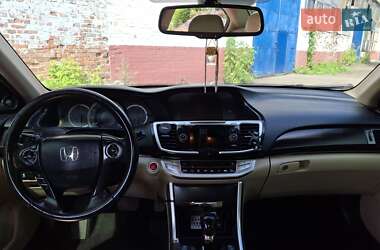 Седан Honda Accord 2015 в 