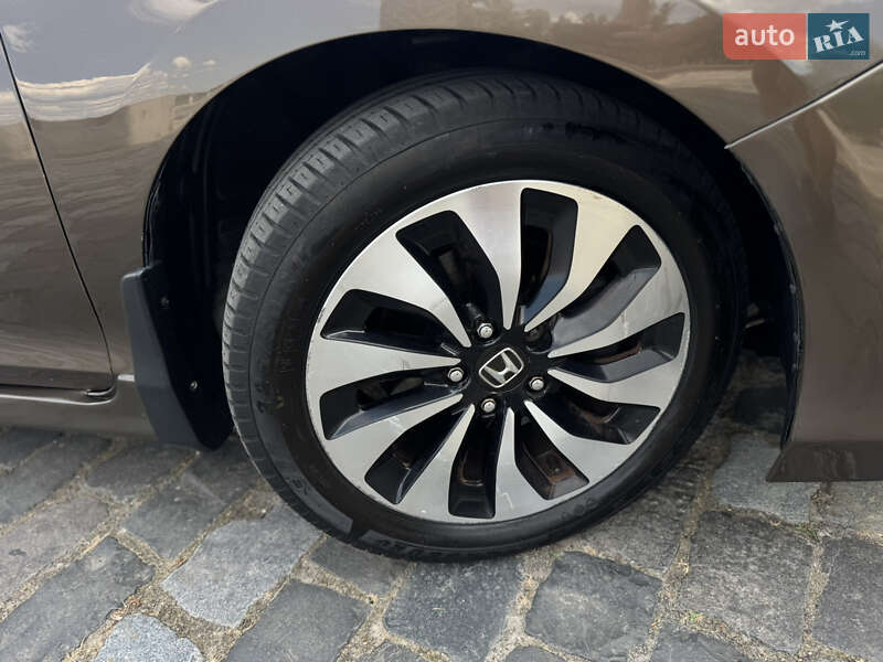 Седан Honda Accord 2017 в Киеве