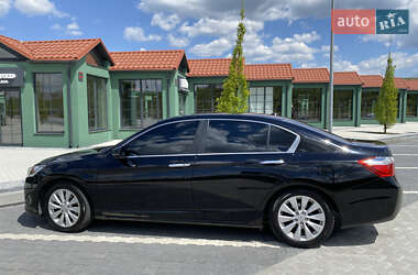 Седан Honda Accord 2013 в 