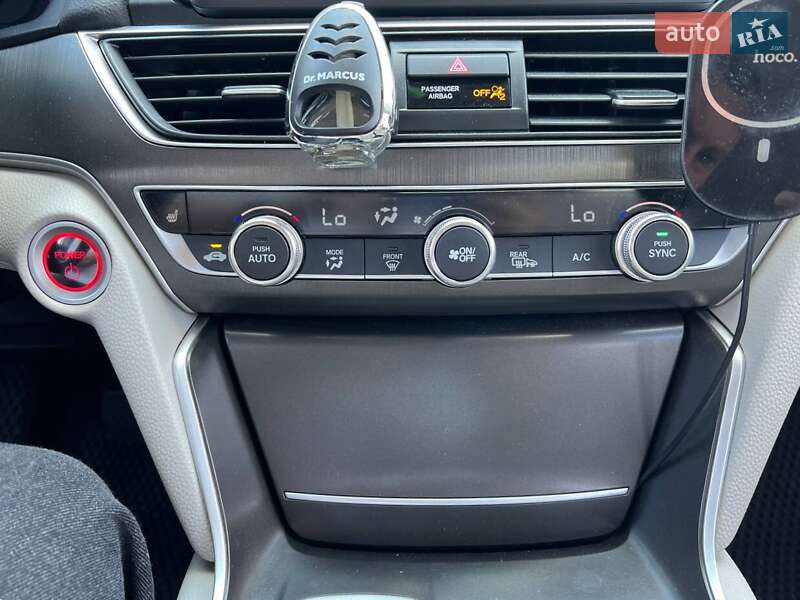 Седан Honda Accord 2018 в Киеве
