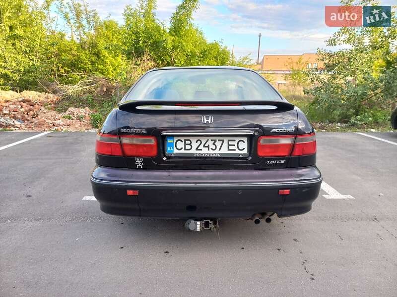 Седан Honda Accord 1998 в Чернигове