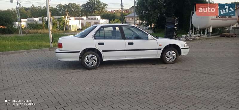 Седан Honda Accord 1993 в Черновцах