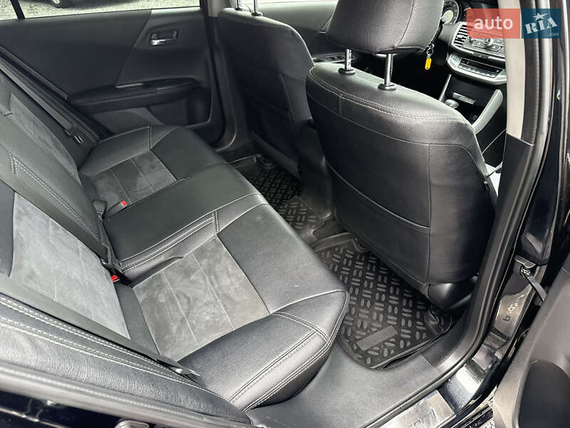 Седан Honda Accord 2015 в Стрые