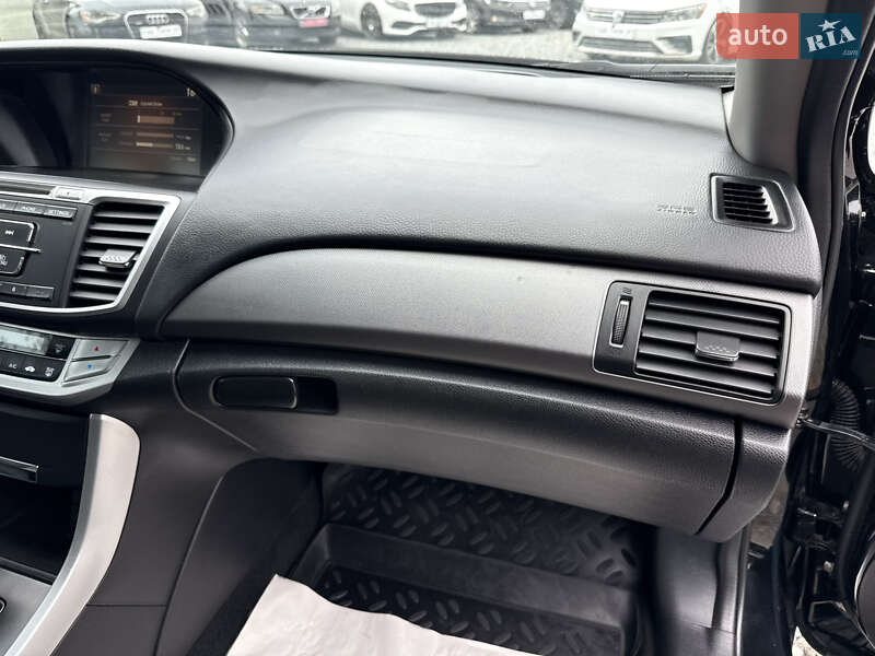 Седан Honda Accord 2015 в Стрые
