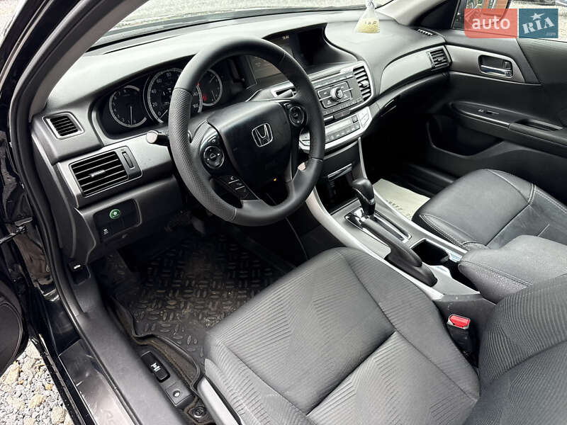 Седан Honda Accord 2015 в Стрые