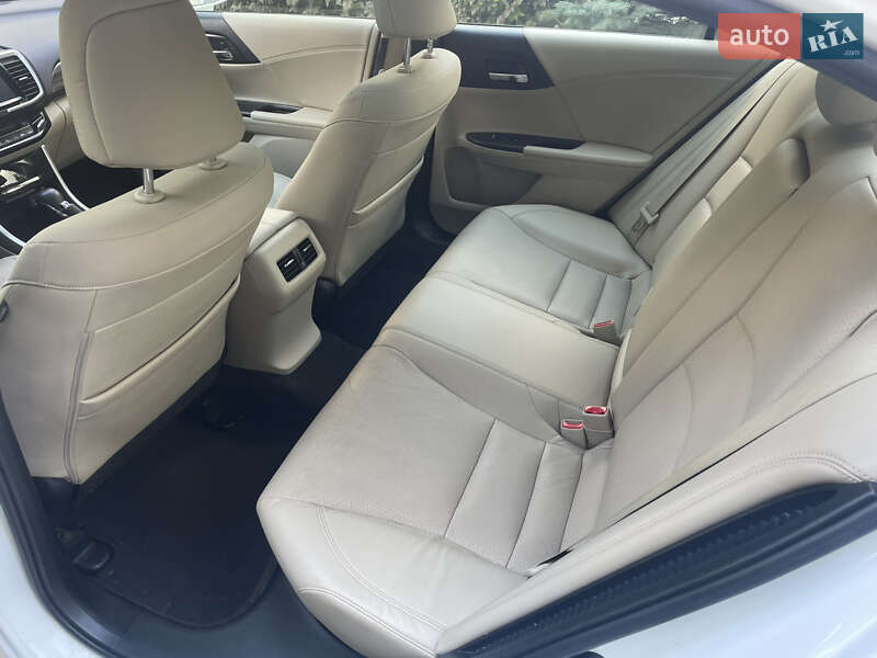 Седан Honda Accord 2016 в Киеве