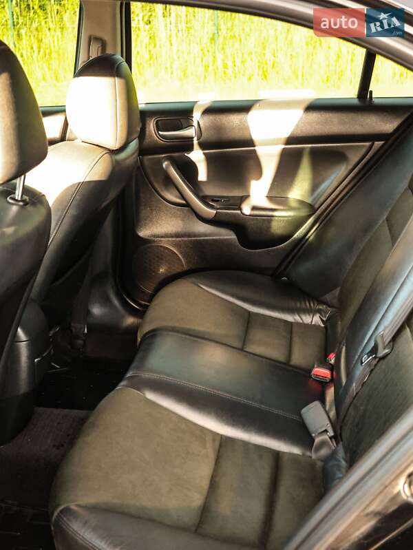 Седан Honda Accord 2006 в Коростене