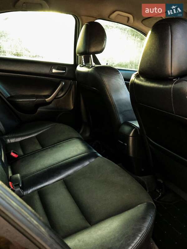 Седан Honda Accord 2006 в Коростене