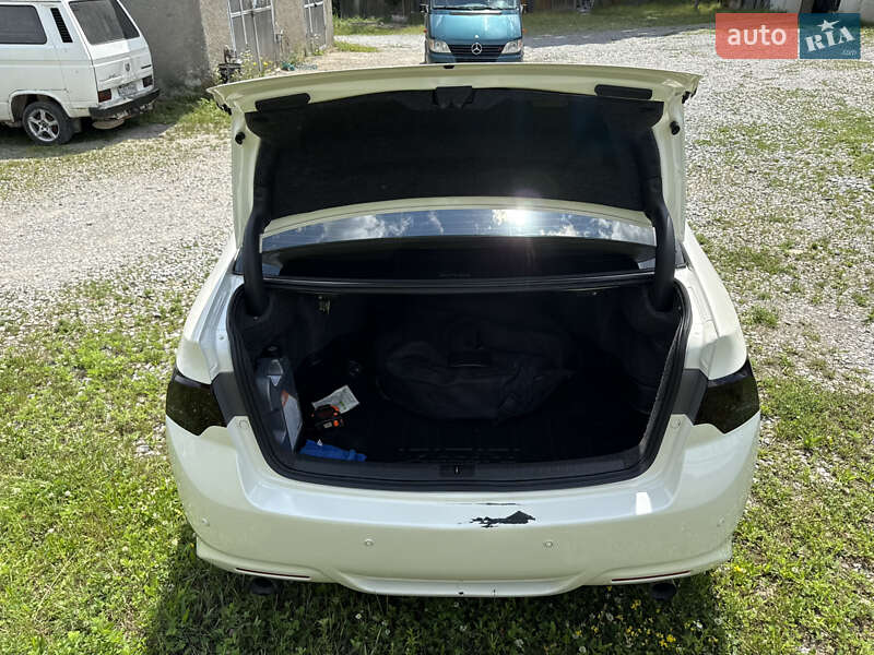 Седан Honda Accord 2008 в Черновцах