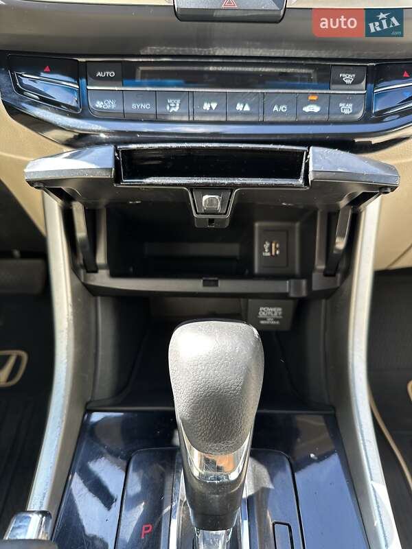 Седан Honda Accord 2016 в Белогородке
