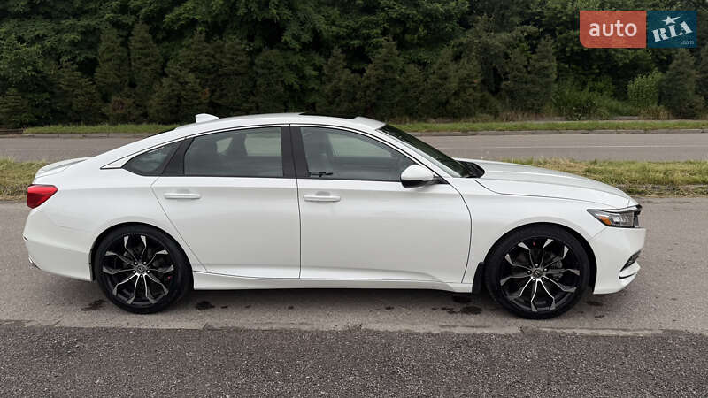 Седан Honda Accord 2018 в Львові