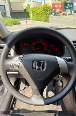 Седан Honda Accord 2003 в 