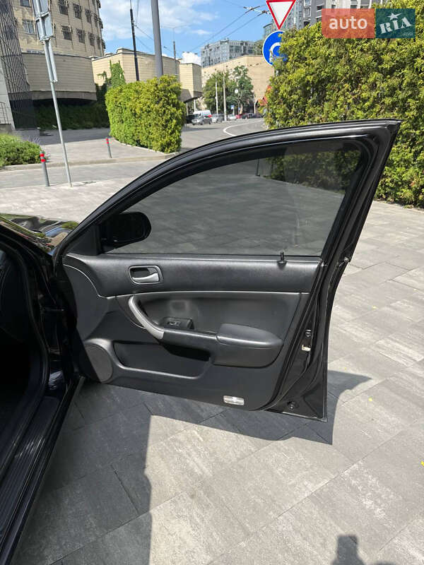 Седан Honda Accord 2003 в Киеве