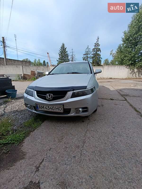 Седан Honda Accord 2004 в Коростышеве