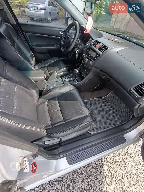 Седан Honda Accord 2004 в Коростышеве