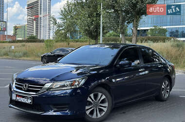 Седан Honda Accord 2015 в 