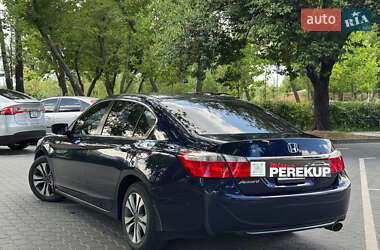 Седан Honda Accord 2015 в 