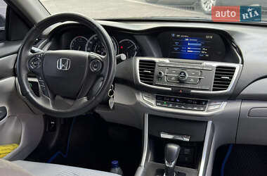 Седан Honda Accord 2015 в 