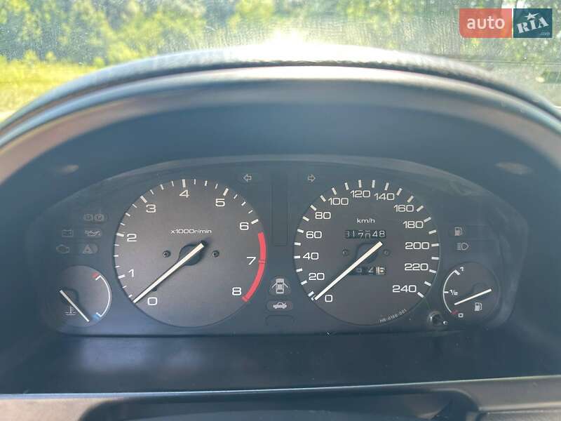 Седан Honda Accord 1993 в Лохвице